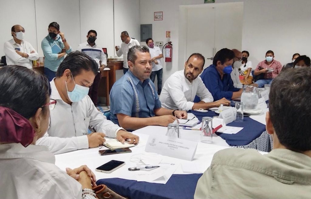 Dialoga SECTUR con sectores turísticos para fortalecer en unidad esta actividad en los destinos de Guerrero