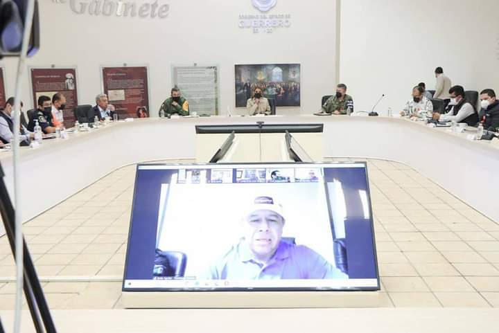 Evelyn Salgado y autoridades de la Mesa para la Construcción de la Paz atienden en unidad incidencias por Huracán “Rick”
