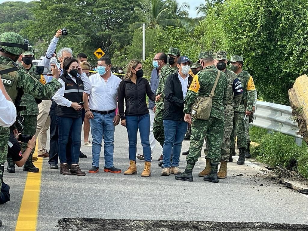 Recorre Evelyn Salgado Pineda zonas afectadas por el huracán Rick