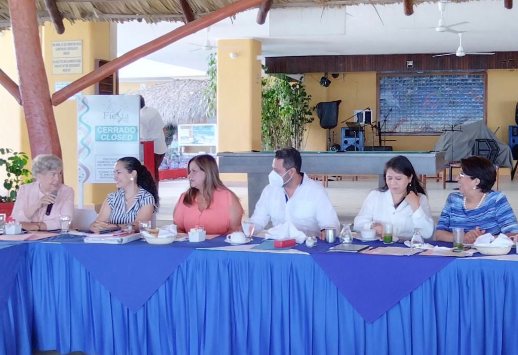 Trabajo en armonía por el desarrollo turístico de Guerrero, acuerda SECTUR con empresarias de Acapulco