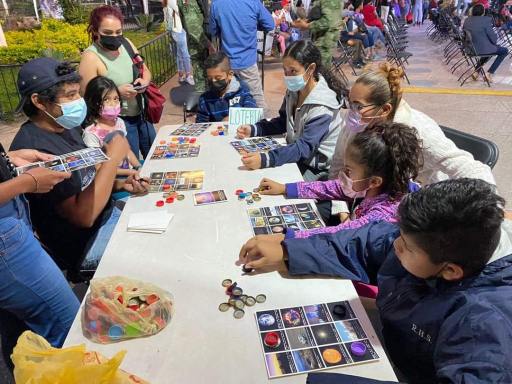 CONCURRIDA Y UNA GRAN ACEPTACIÓN LA NOCHE DE ESTRELLAS 2021, EN EL ZÓCALO DE CHILPANCINGO