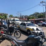 Elementos de la Policía Estatal mantienen vigilancia en las principales carreteras que conducen a los destinos turísticos