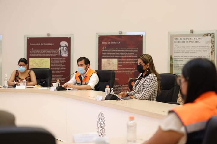 La gobernadora Evelyn Salgado Pineda recibió en Casa Guerrero al titular de COFEPRIS Alejandro Svarch Pérez