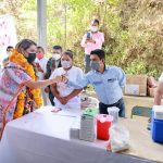 Visita Gobernadora Evelyn Salgado punto de vacunación contra el COVID-19 en Atlamajalcingo del Monte en La Montaña