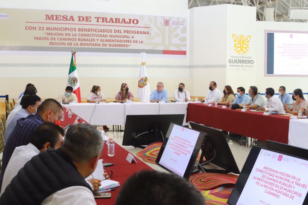 Se reúne Evelyn Salgado con alcaldes de 23 municipios beneficiados con el programa de Mejora de Conectividad Municipal para la Montaña y Costa Chica de Guerrero