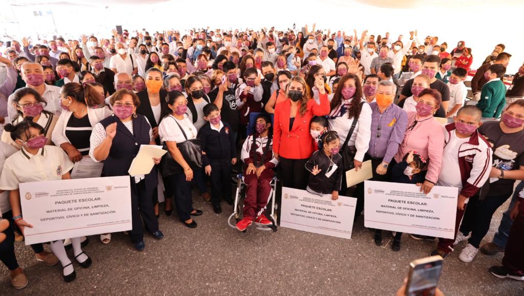 Entrega Evelyn Salgado más de 30 MDP en material de limpieza anticovid-19, deportivo, de oficina y cívico a escuelas de Educación Básica de la Región Centro de Guerrero