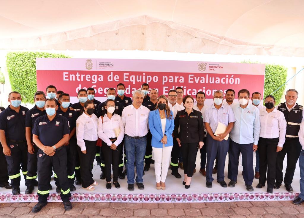 Fortalece Evelyn Salgado la Unidad de Inspección de Protección Civil con entrega de Equipo para la Evaluación de Seguridad en Edificaciones