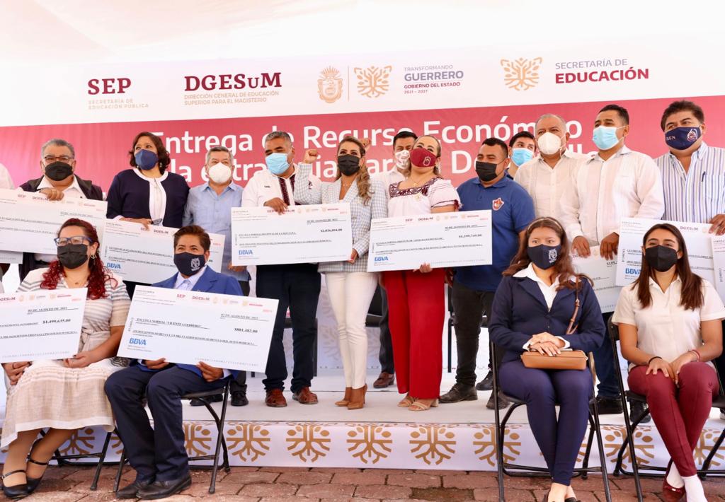 Reafirma Evelyn Salgado compromiso con la Revolución Educativa al entregar 34 MDP, para la infraestructura física y tecnológica de las Normales Públicas de Guerrero