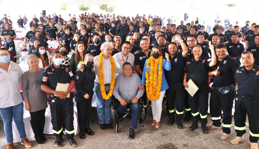Reconoce Evelyn Salgado valentía y actos heroicos de las y los Bomberos de Guerrero