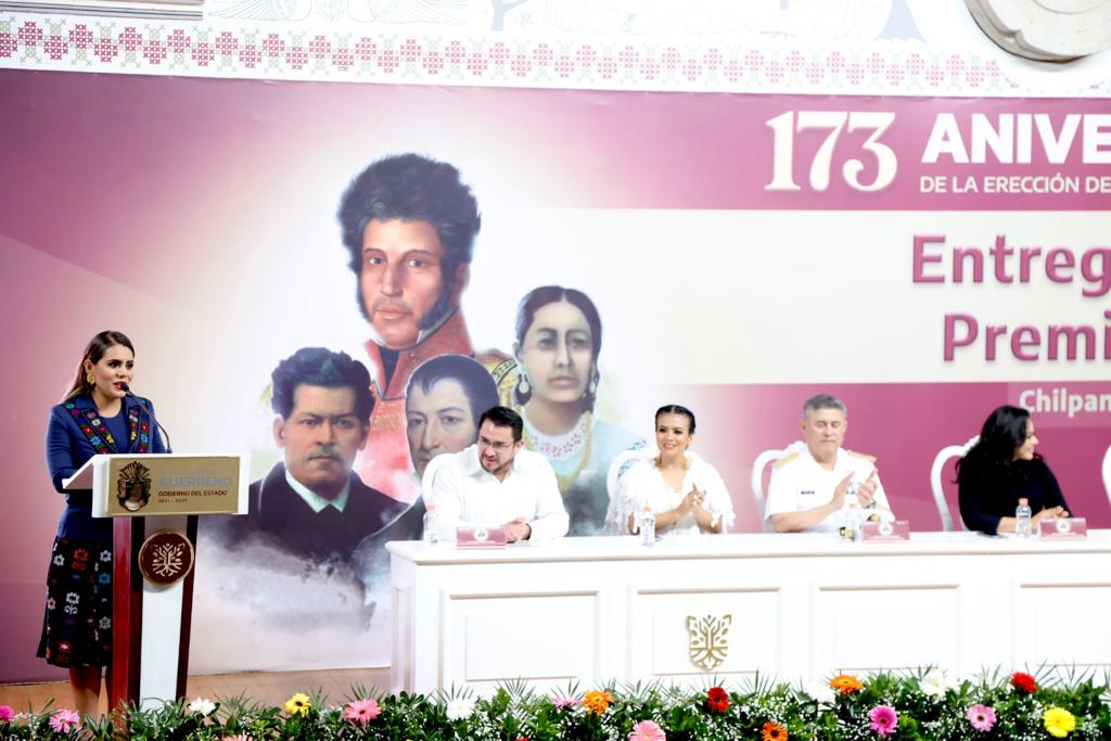 Reconoce Evelyn Salgado a mujeres y hombres que todos los días contribuyen al crecimiento y bienestar de Guerrero
