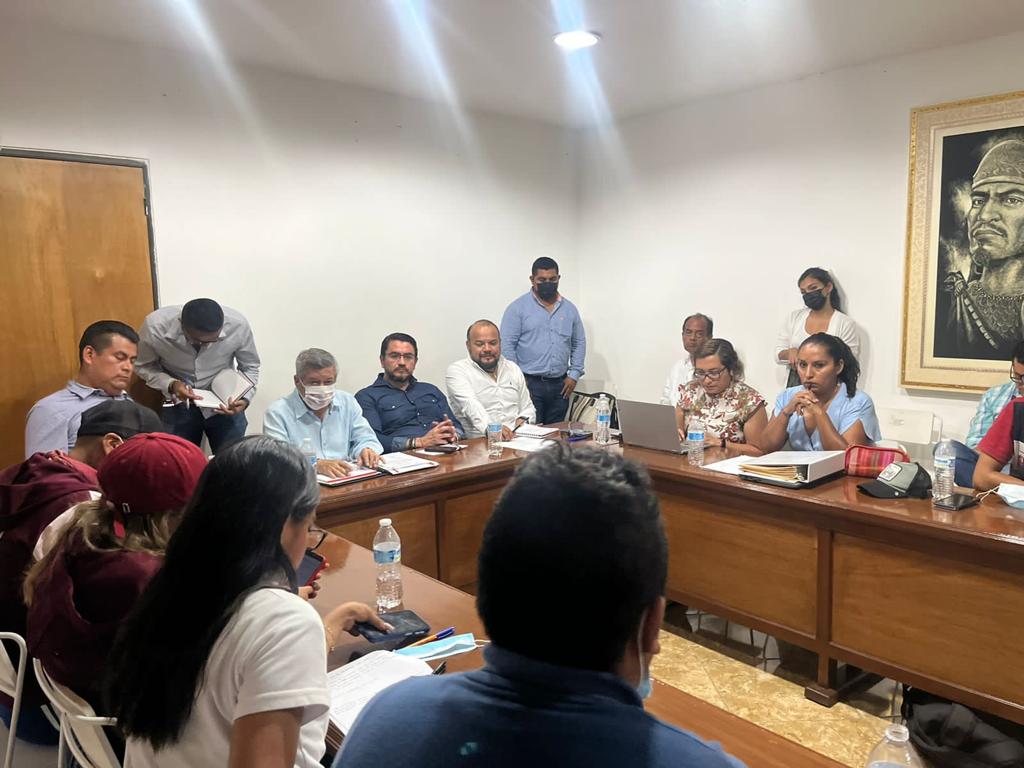 Con acuerdos concluye mesa de trabajo entre autoridades estatales y el Frente Unido de Normales de Guerrero