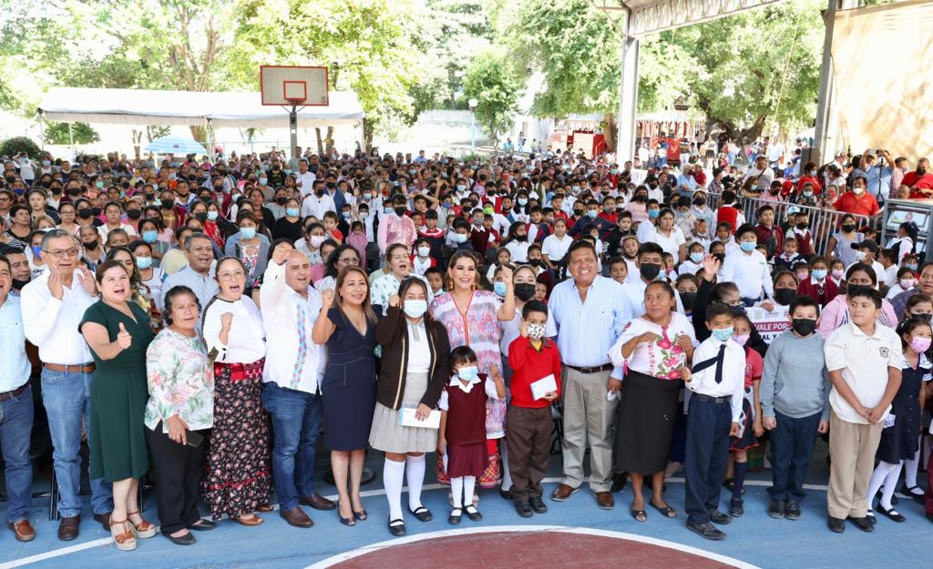 Entrega Evelyn Salgado más de 3 MDP de inversión directa estatal en becas y apoyos productivos a mujeres de la zona Norte