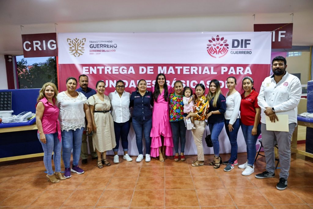 Equipa DIF Guerrero a Unidades Básicas de Rehabilitación