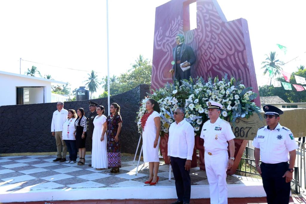 Asiste Evelyn Salgado a la ceremonia y desfile cívico-militar por el 233 Aniversario del Natalicio del General Juan Álvarez