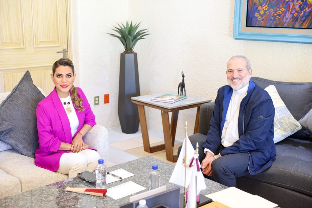 La gobernadora Evelyn Salgado Pineda recibió al obispo de la diócesis Chilpancingo – Chilapa, José de Jesús González Hernández