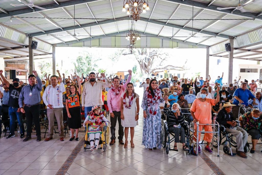 Entrega Liz Salgado Pineda diversos apoyos y aparatos funcionales a comunidades de la región Norte del Estado