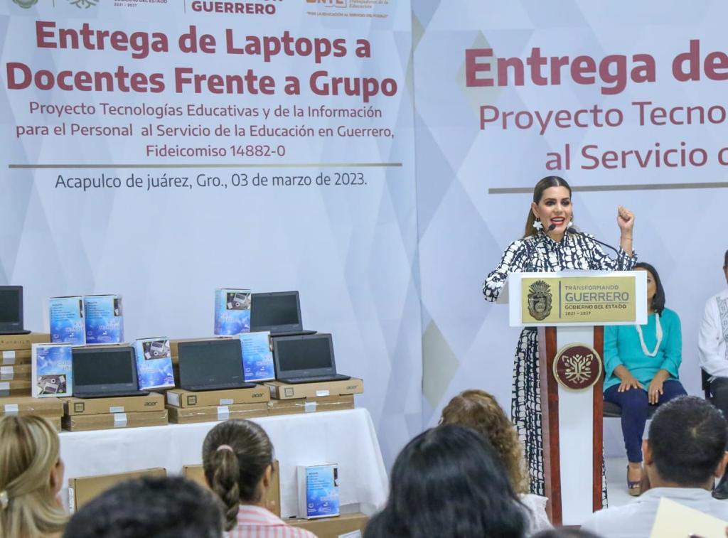 No vamos a claudicar, no vamos a renunciar en hacer de la educación de calidad, una herramienta para transformar Guerrero: Evelyn Salgado
