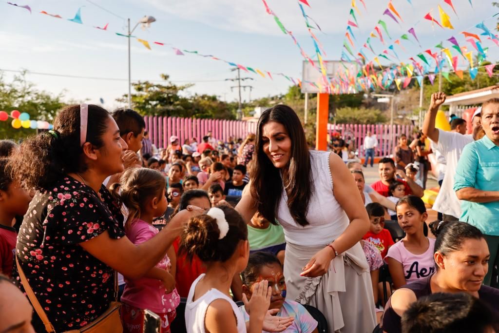 el DIF Guerrero realizó una fiesta en colonias de la zona poniente de Acapulco