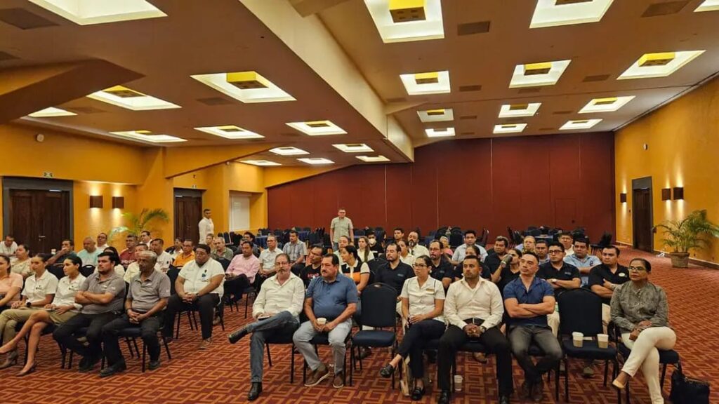 Imparte PROPAEG el taller “Gestión Sustentable de los Residuos Sólidos en el Sector Hotelero de Zihuatanejo”