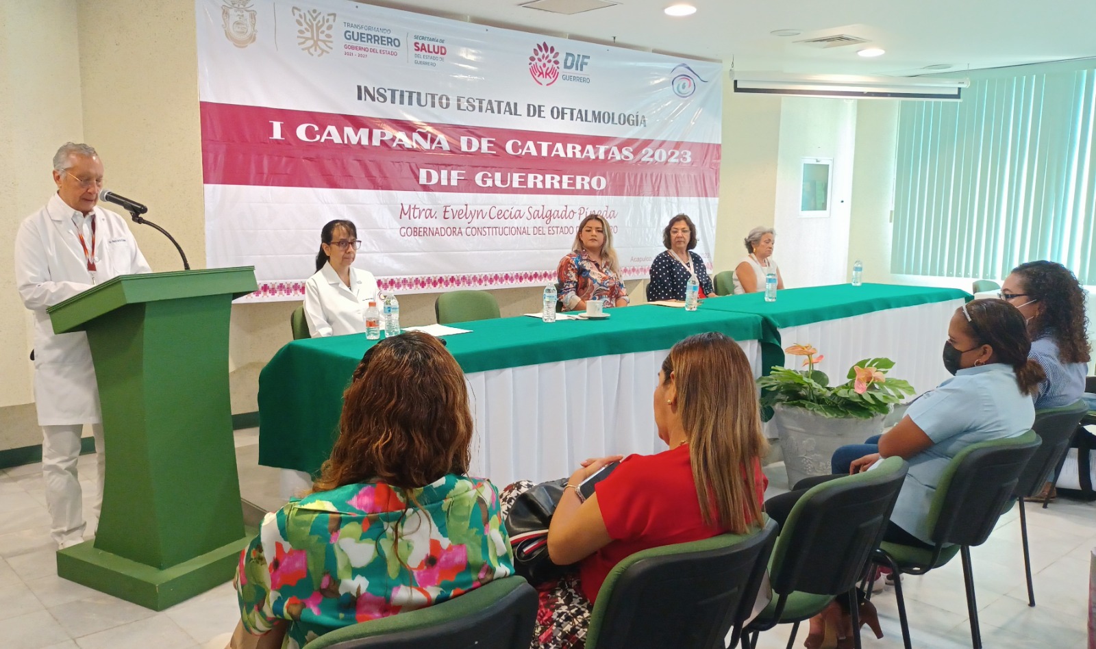 Realiza el DIF Guerrero campaña de cirugía de cataratas