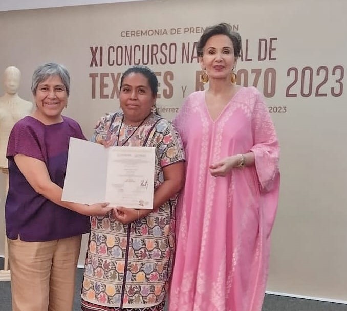 Artesanas de Tlacoachistlahuaca y Metlatonoc ganan premios en el concurso Nacional de Textiles y Rebozo 2023 en Chiapas
