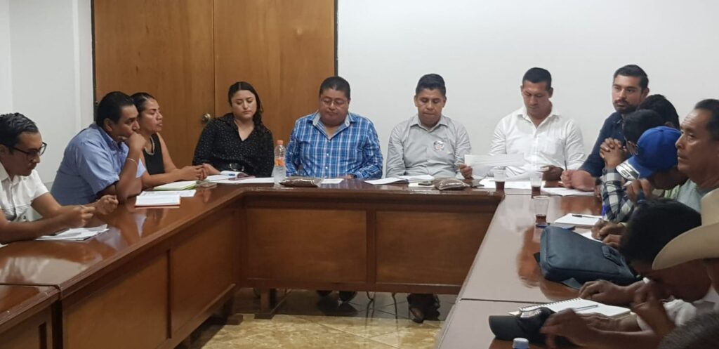 Atiende Sagadegro a representantes de comunidades de la Costa Grande