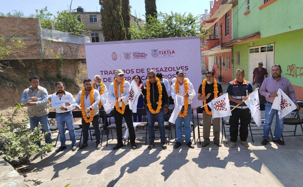 Estado y Municipio inician desazolve de barrancas y resumideros de la laguna en Tixtla