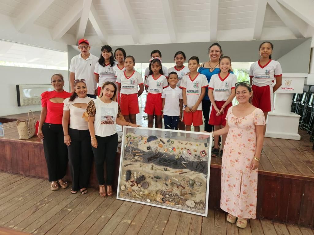 Niñas y niños asisten al Taller de Arqueología en el Centro Cultural Acapulco