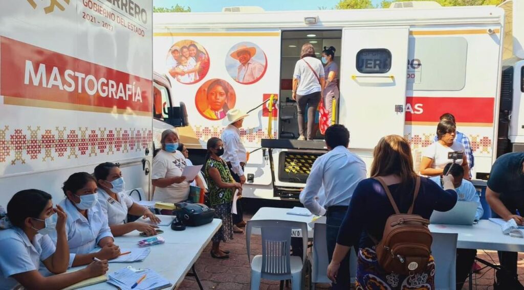 Unidades Médicas Especializadas continúan brindando atención a la población