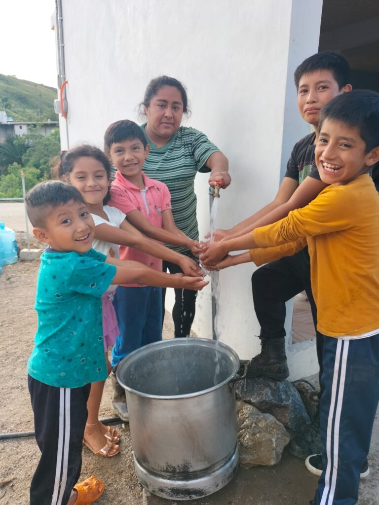 Construyó CAPASEG el sistema de agua de Puerto del Varal, en Heliodoro Castillo
