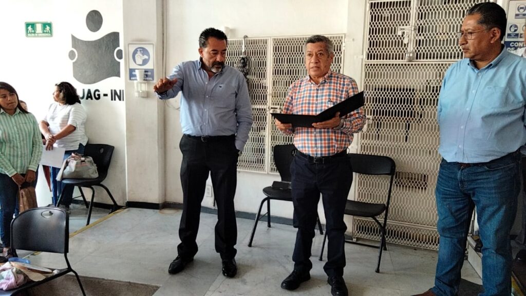 Toma protesta titular de la SEG al nuevo director general del IEEJAG