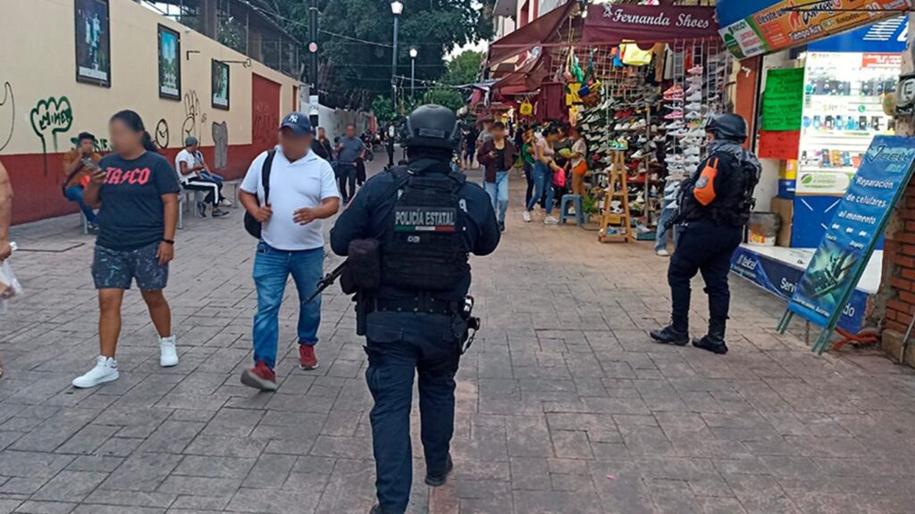 Elementos de la Unidad Policial de Género en coordinación con la Unidad Canina refuerzan acciones de proximidad social en Chilpancingo
