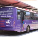 En Acapulco las mujeres viajan seguras gracias al Transporte Violeta