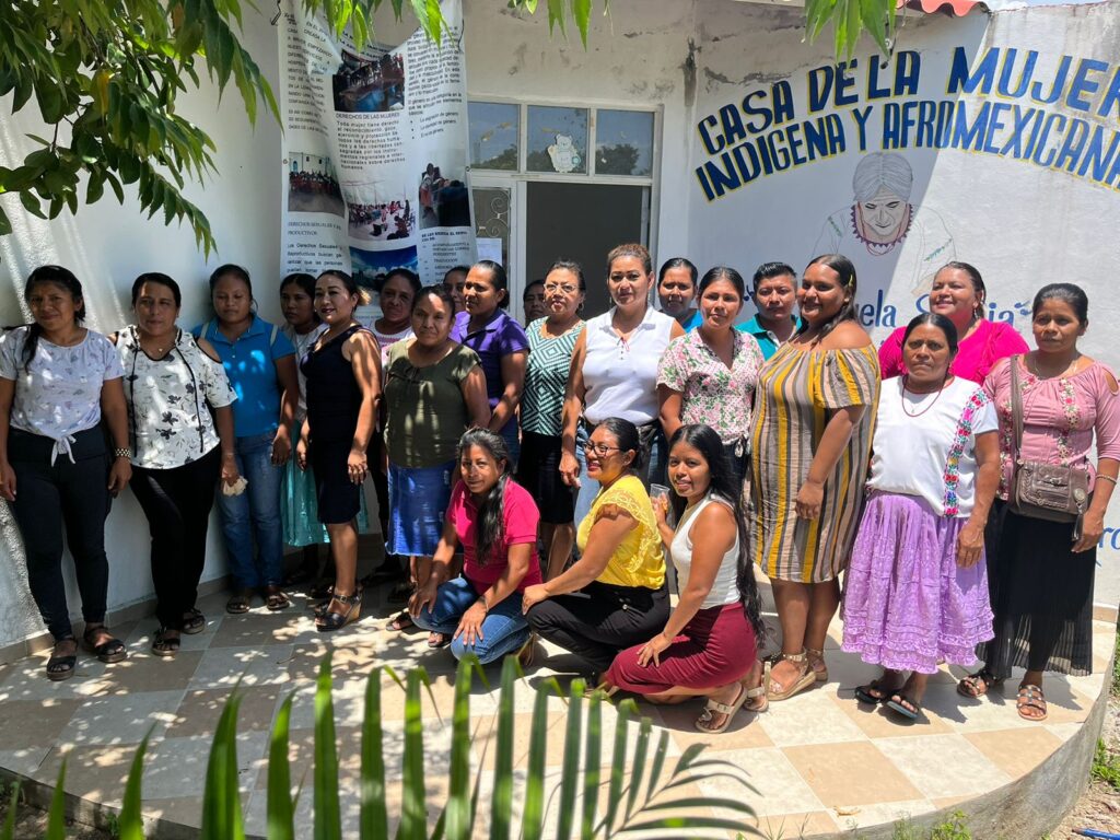 La SEMUJER impartió el taller Estrategia de Empoderamiento Económico de las Mujeres en cuatro municipios