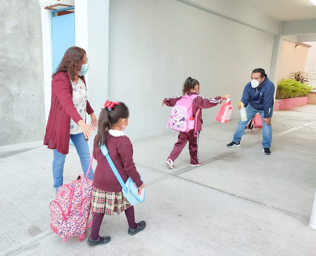 Más de un millón de alumnos de educación básica, media superior y superior regresan a clases este lunes en Guerrero