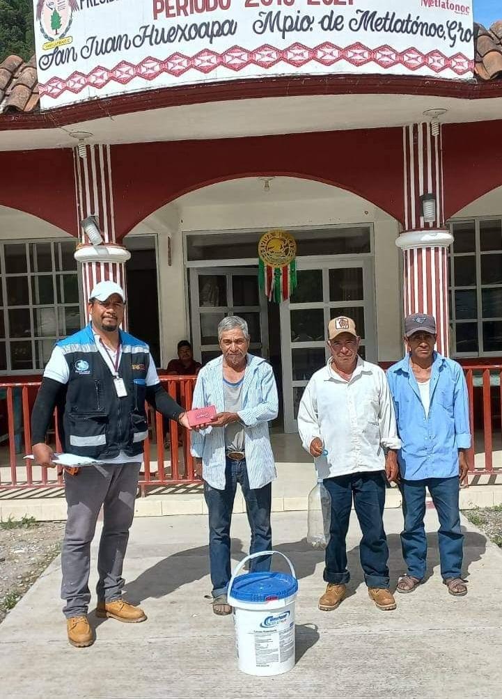 Realiza CAPASEG cloración de sistemas de agua en el municipio de Metlatonoc