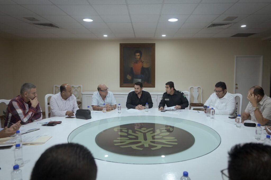Se reanuda el servicio de transporte en la capital del estado