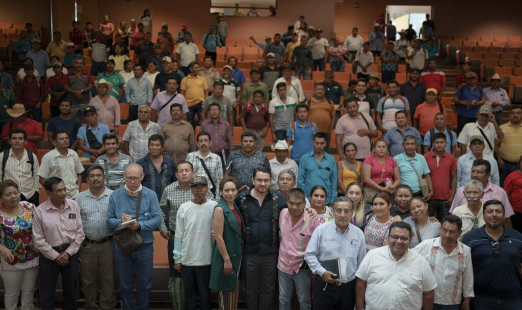 Se reúne Reynoso Núñez con integrantes de la UPOEG