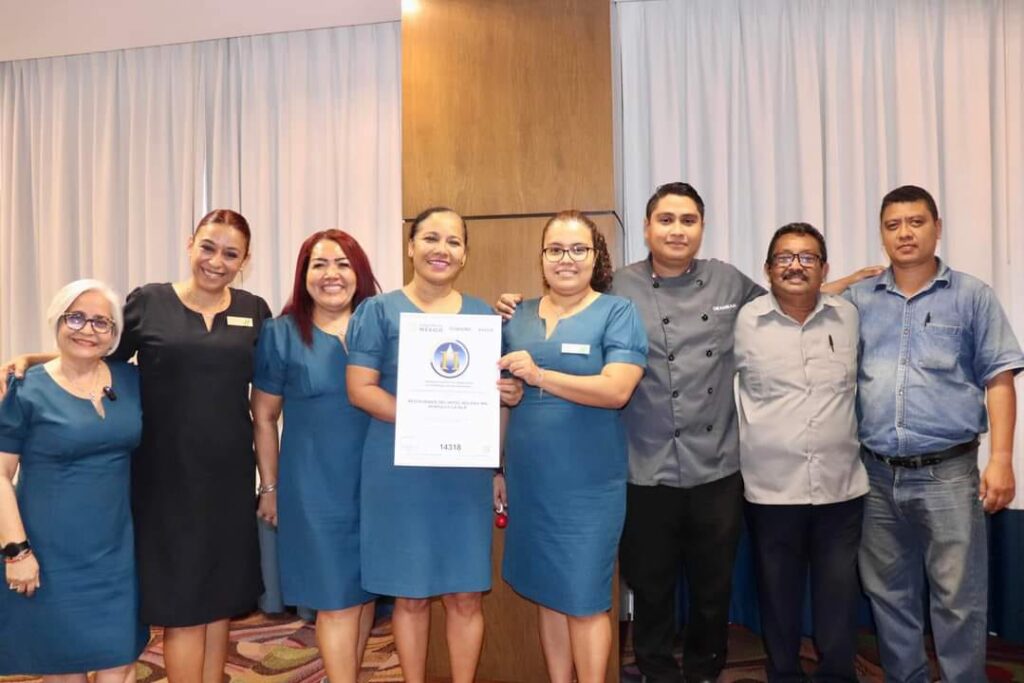Continúan empresas turísticas guerrerenses recibiendo distintivos de calidad