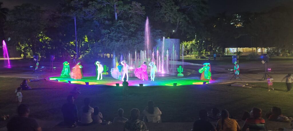 El Parque Papagayo te invita este fin de semana a disfrutar de las fuentes danzarinas iluminadas de colores