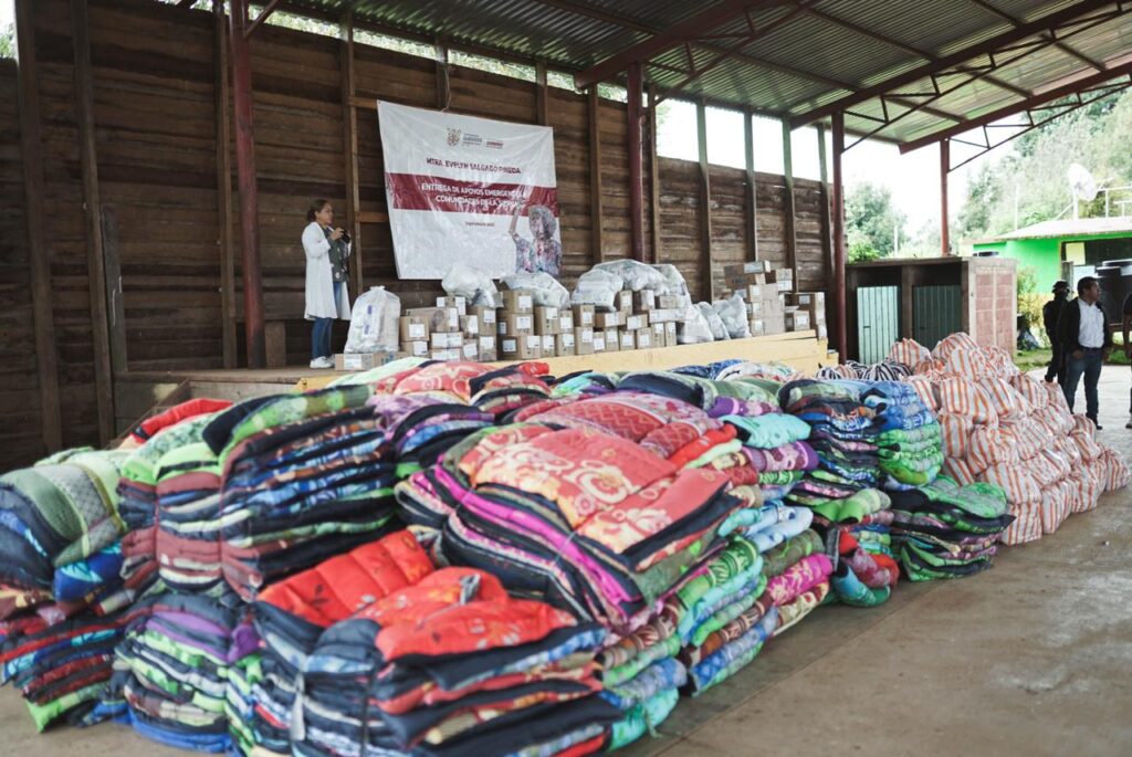 Entrega el Gobierno de Guerrero apoyo humanitario a habitantes desplazados de San Miguel Totolapan