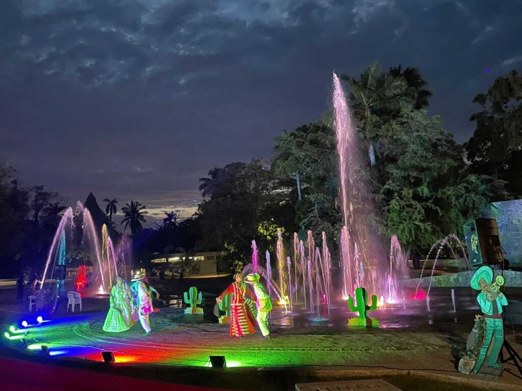 Gran espectáculo de fuentes danzarinas en el Parque Papagayo