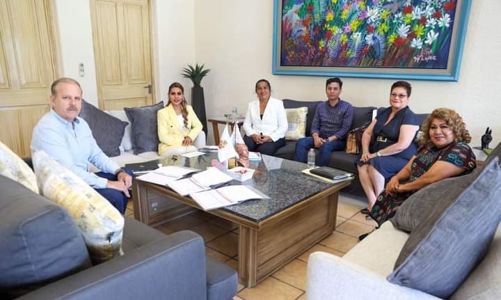 La gobernadora Evelyn Salgado Pineda recibió con integrantes de su gabinete a la alcaldesa de Acapulco Abelina López Rodríguez