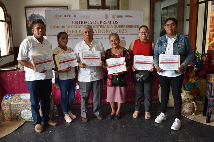 Premian a ganadores del Concurso Estatal de Artesanía Guerrerense Manos Creadoras 2023