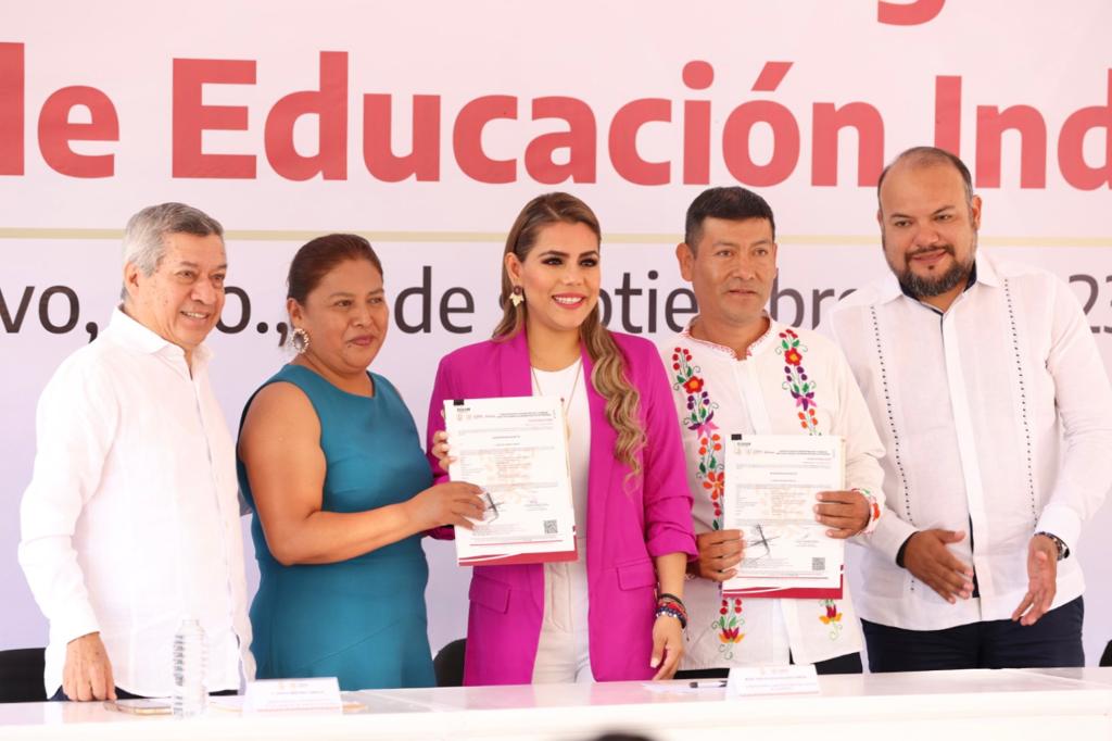 Cumple Evelyn Salgado con justicia laboral a docentes de Educación Indígena de Guerrero