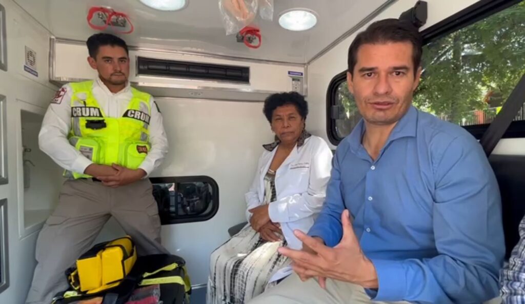 Firma SSG y el Ayuntamiento de Huitzuco convenio para operatividad de una ambulancia otorgada por Beneficencia Pública