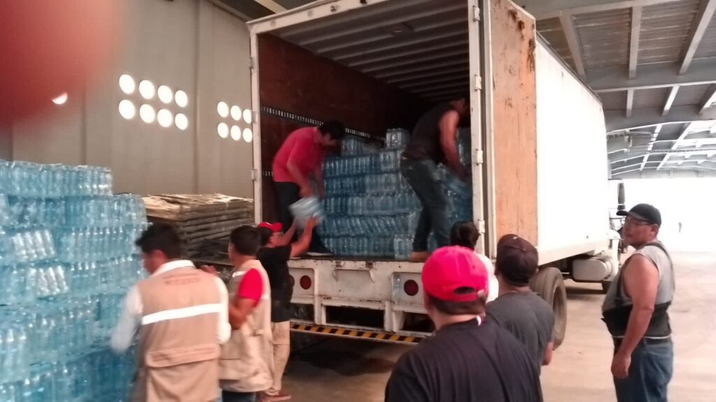 9 mil 300 litros de agua para los comedores comunitarios a las instalaciones del CICI en CD. Renacimiento