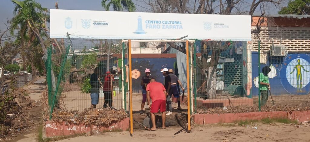 Continúan las labores de limpieza del Centro Cultural Faro Zapata