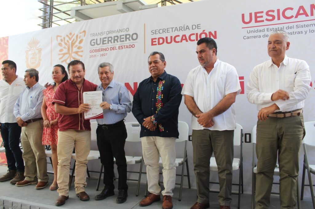 Entrega SEG 65 plazas de ascenso a directivos