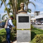 La Secretaría de Cultura implementa acciones de restauración de esculturas, bustos y monumentos en Acapulco tras el paso de “Otis”